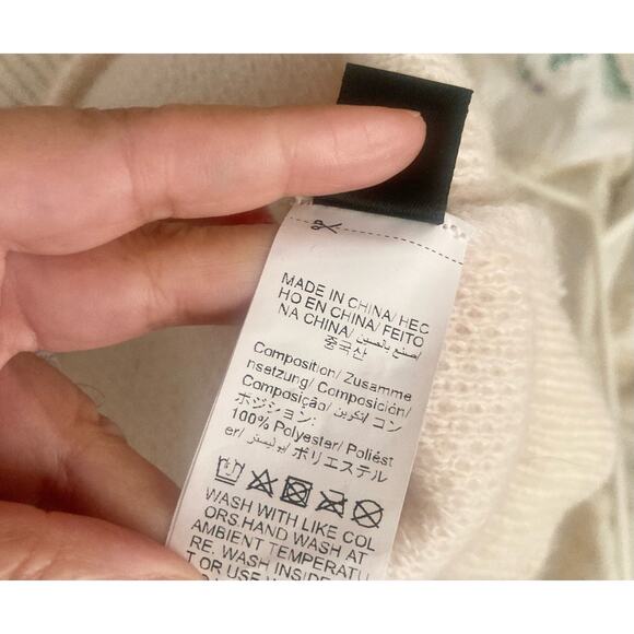 Shein Women's Sweater Size L Red Reindeer Cream Cropped - Picture 6 of 6